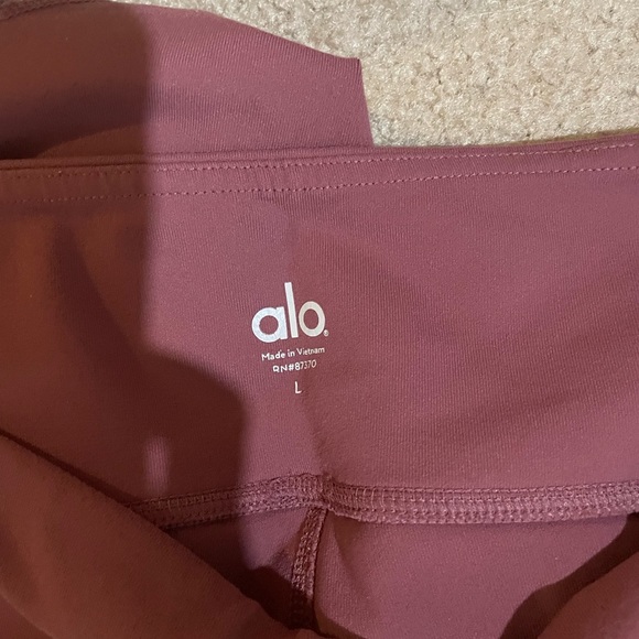 Alo Yoga Dusty Rose Mesh Paneled Size L - Picture 4 of 4